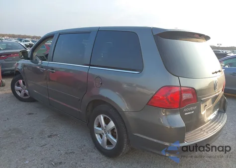 2010 Volkswagen Routan Se from USA, damaged, VIN 2V4RW3D18AR268219